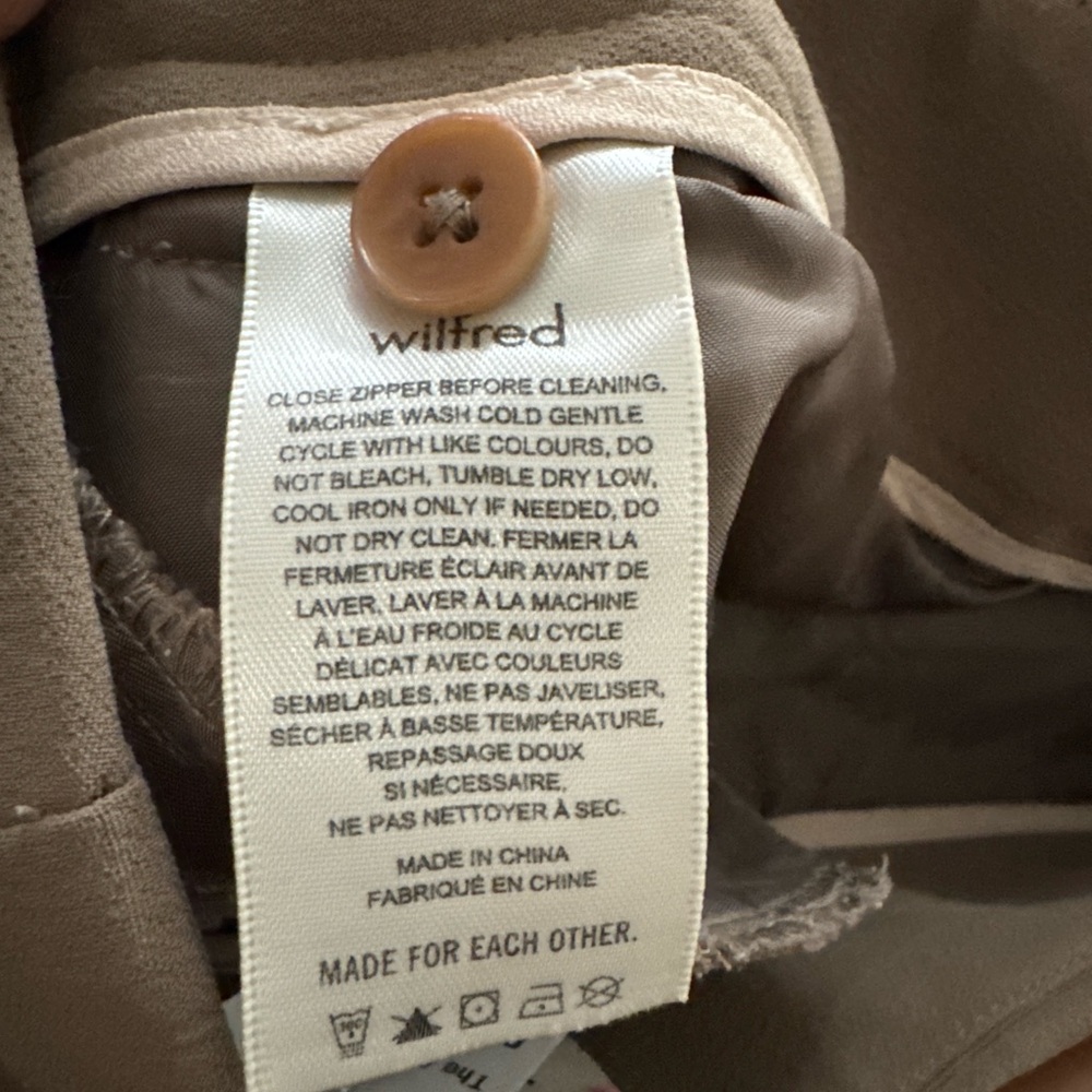 Aritzia Wilfred The Effortless Pant Crepette Brown Tan Pleated Front Trousers - Picture 9 of 11